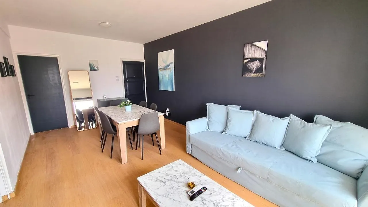 ラルナカ2 Apts - 12 Guests! Comfy And Unique Apt With 150Mbit Internet Speedアパートメント アパート