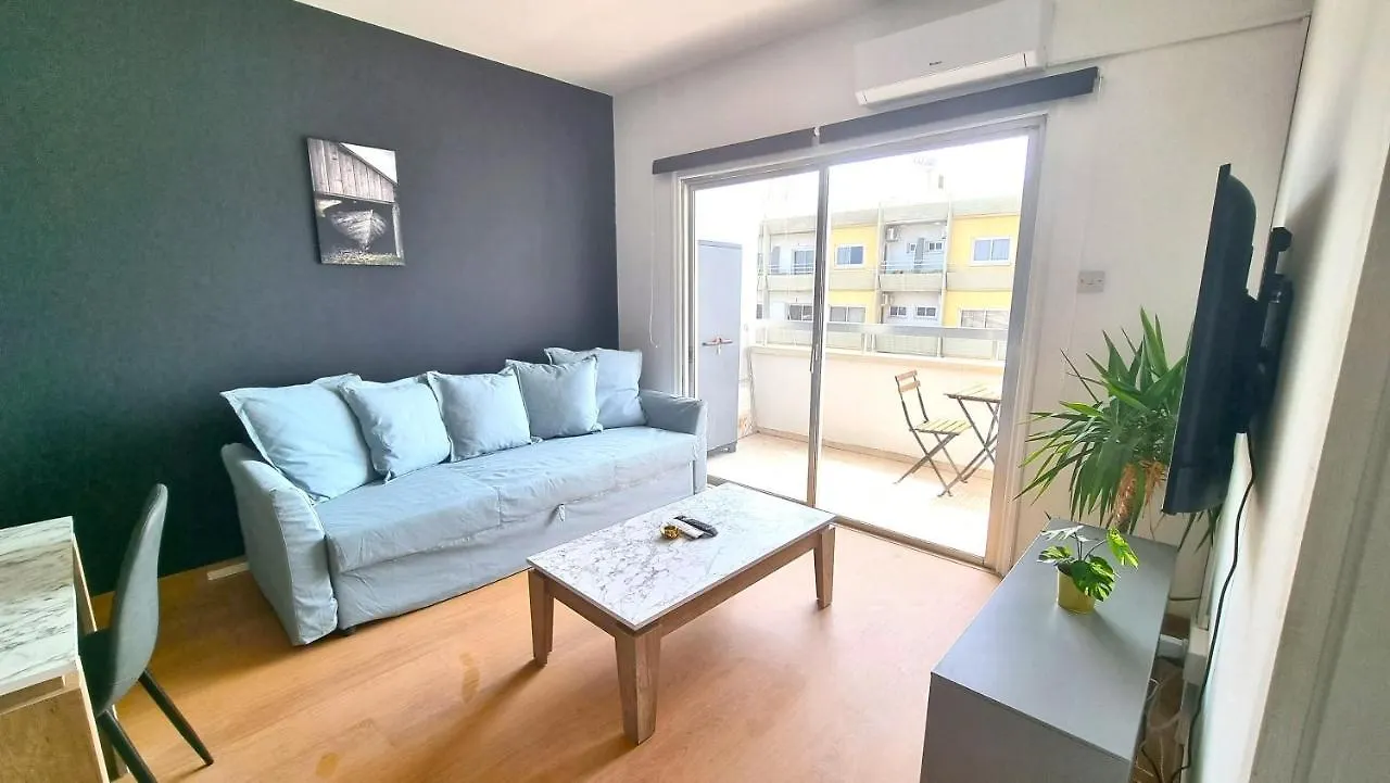 ラルナカ2 Apts - 12 Guests! Comfy And Unique Apt With 150Mbit Internet Speedアパートメント キプロス