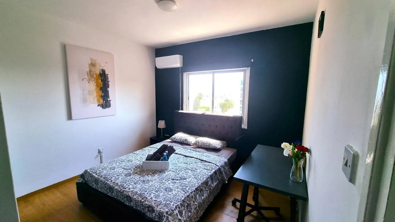 ラルナカ2 Apts - 12 Guests! Comfy And Unique Apt With 150Mbit Internet Speedアパートメント アパート ラルナカ